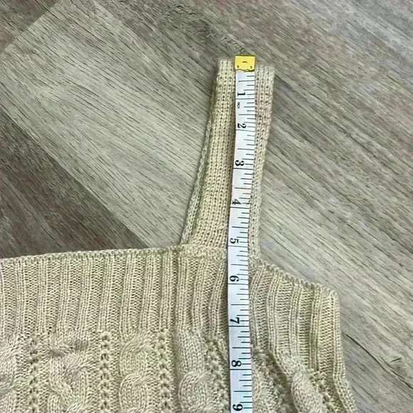 Beige Knitted Crop Tank top - Picture 4 of 7